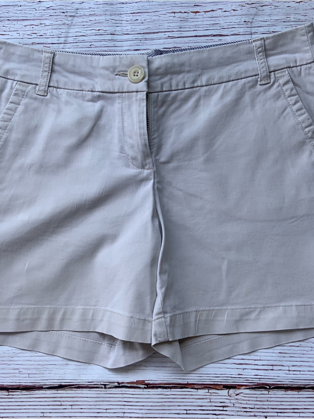 Crown & Ivy Women's Classic Cotton Blend Shorts - Light Beige Size 4